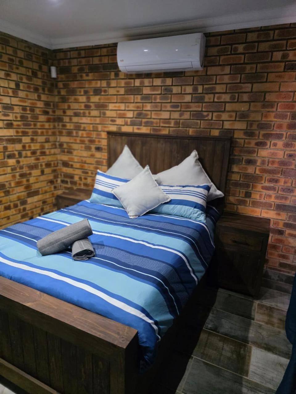 Rocky Mountain Holiday Home Hartbeespoort Extérieur photo