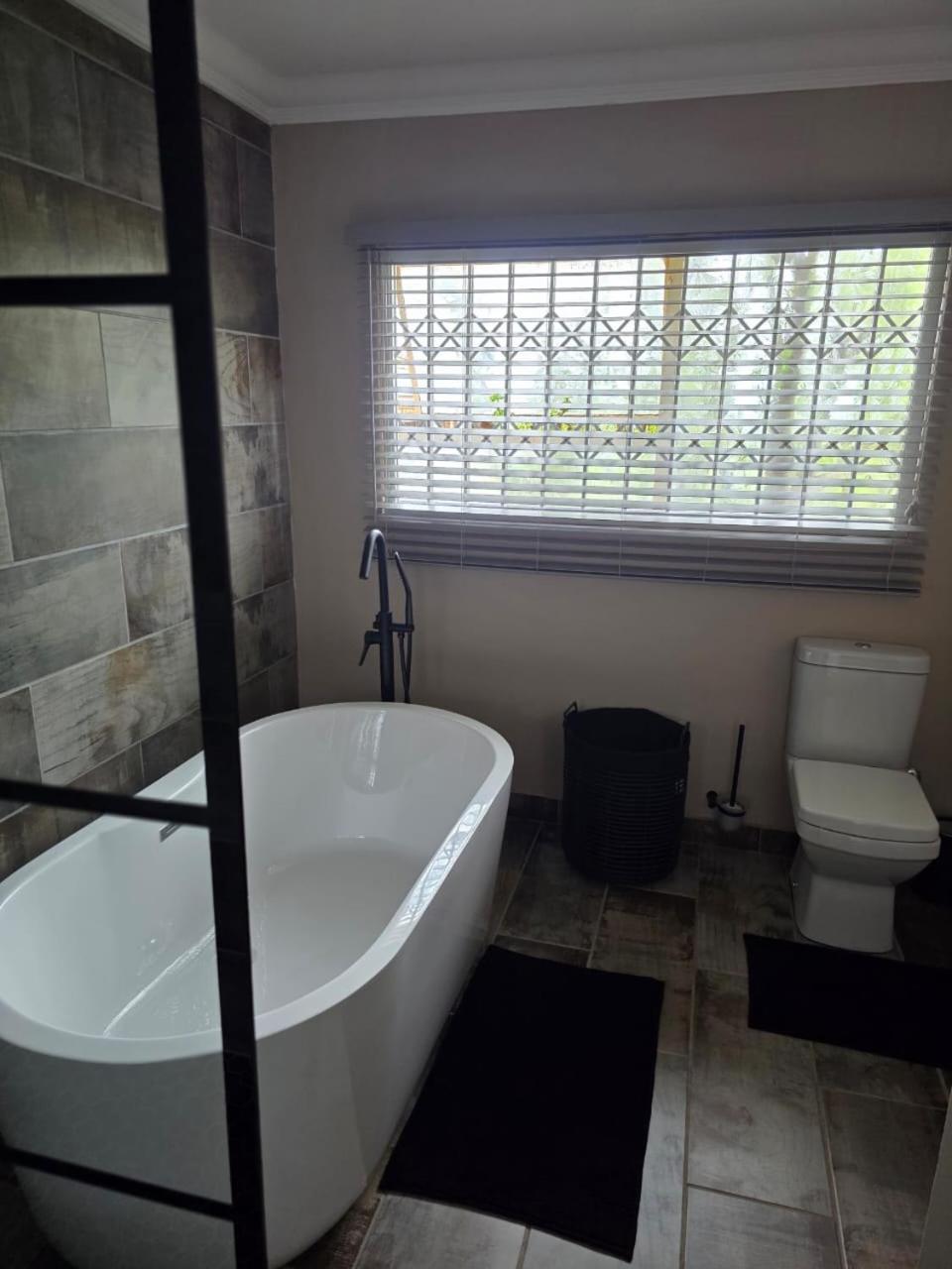 Rocky Mountain Holiday Home Hartbeespoort Extérieur photo